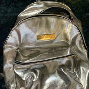 Brand new Vibedration backpack 💖